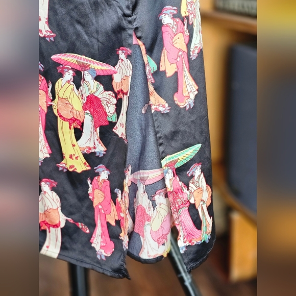 Natori Geisha Printed Satin Zip Caftan - Picture 7 of 10